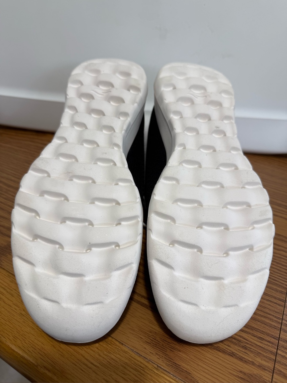 NIB Skechers GOGA Max Go Walk Joy Washable Performance Shoes Black w White Soles - Picture 7 of 13